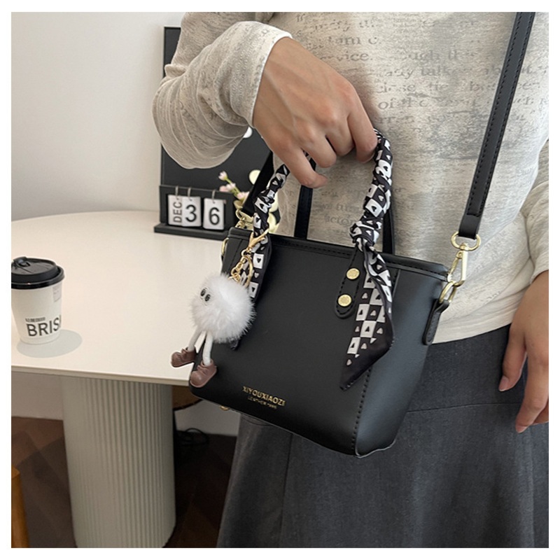 New Arrival Fashion High Quality Big Capacity Single Strip PU Leather Handbags Shoulder Bags Crossbody Bags – Hand Bag and Shoulder Bag price