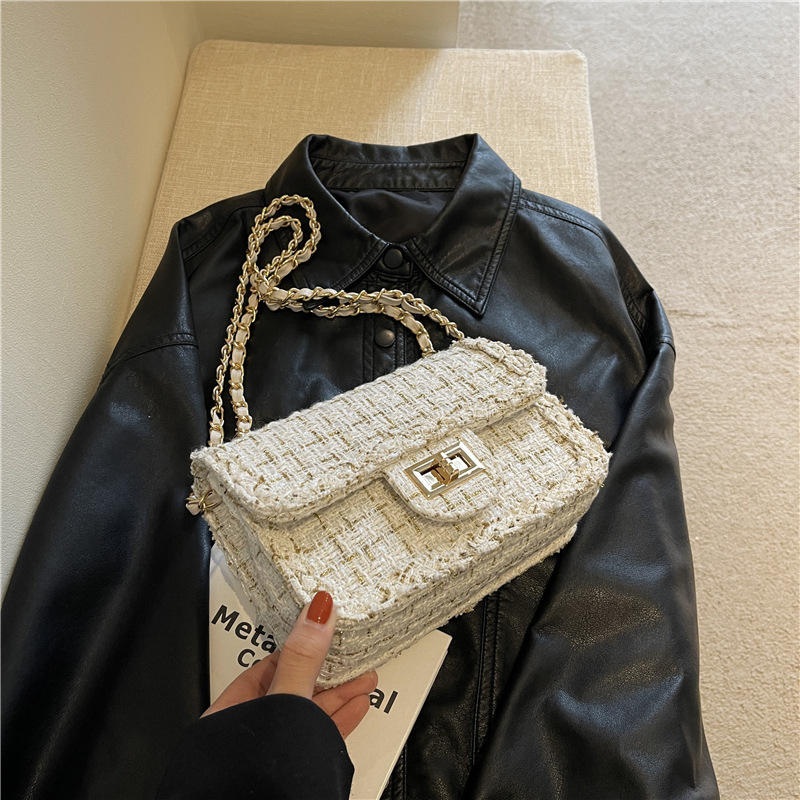 New Trend 2025 Popular Chain Crossbody Handbag Sling Ladies Shoulder Bags for Women – Shoulder Bag and Lady Shoulder Bag price